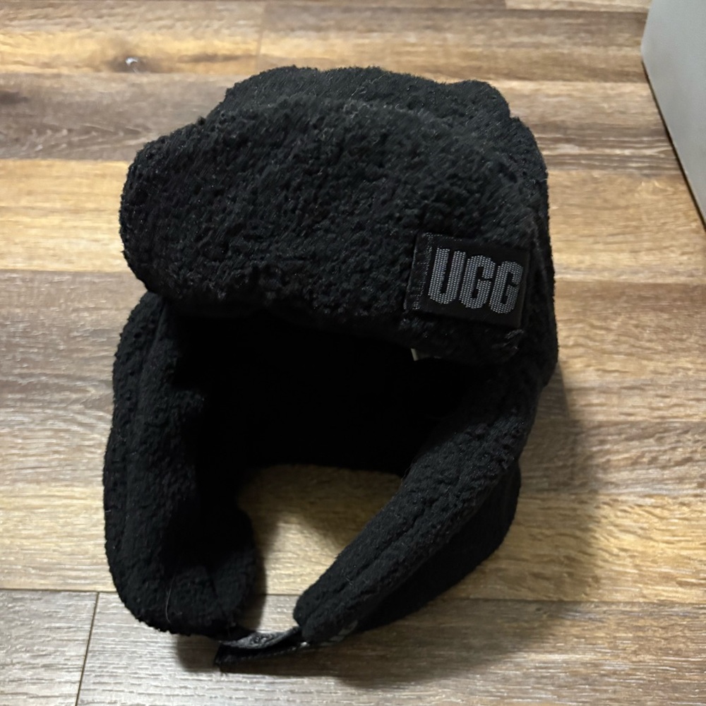 UGG Black Sherpa Trapper Hat nwt